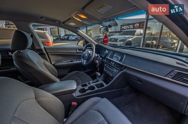 Седан Kia Optima 2017 в Киеве