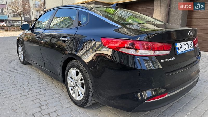 Седан Kia Optima 2017 в Ивано-Франковске