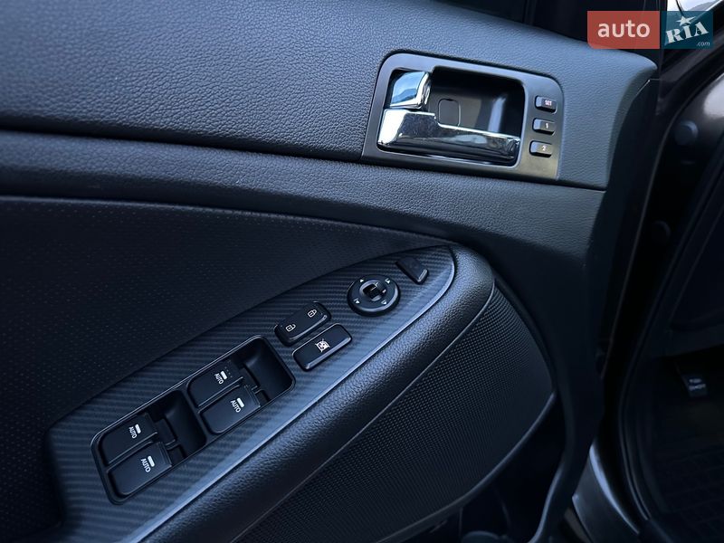 Седан Kia Optima 2012 в Одессе