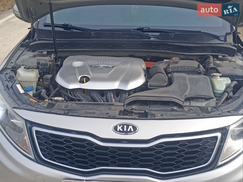 Седан Kia Optima 2013 в Львове