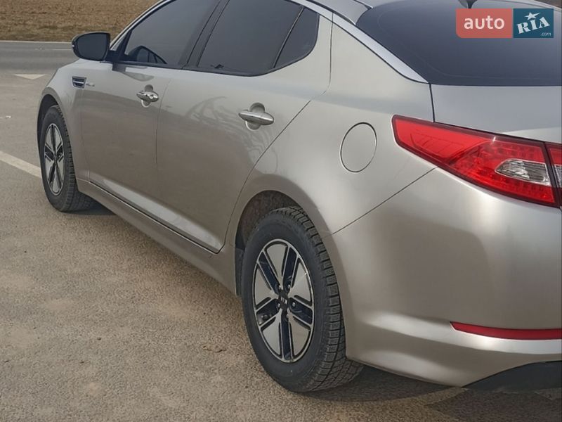 Седан Kia Optima 2013 в Львове