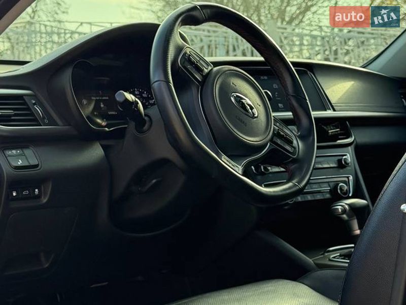 Седан Kia Optima 2017 в Киеве