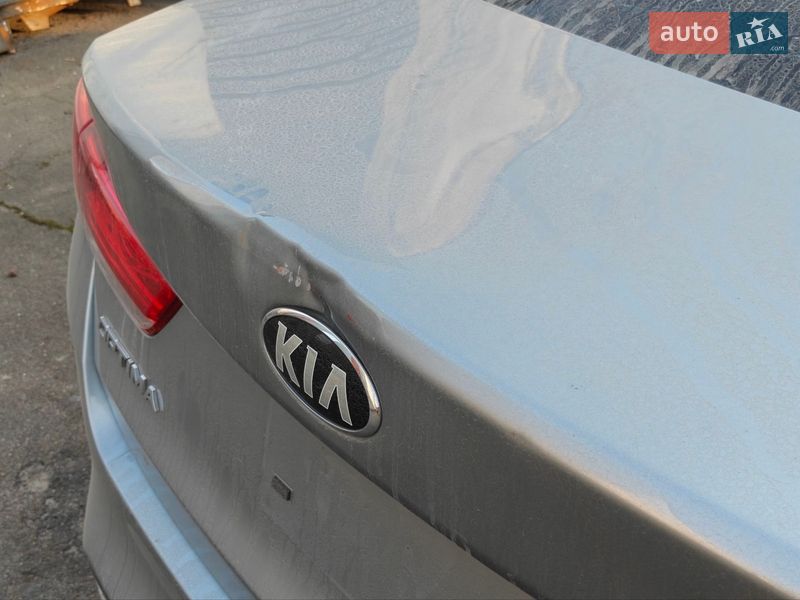 Седан Kia Optima 2017 в Киеве