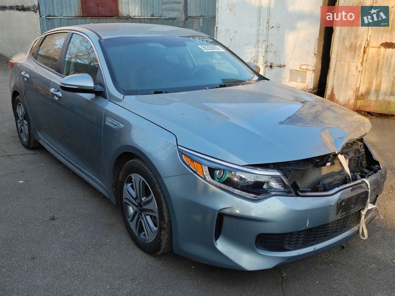 Седан Kia Optima 2017 в Киеве