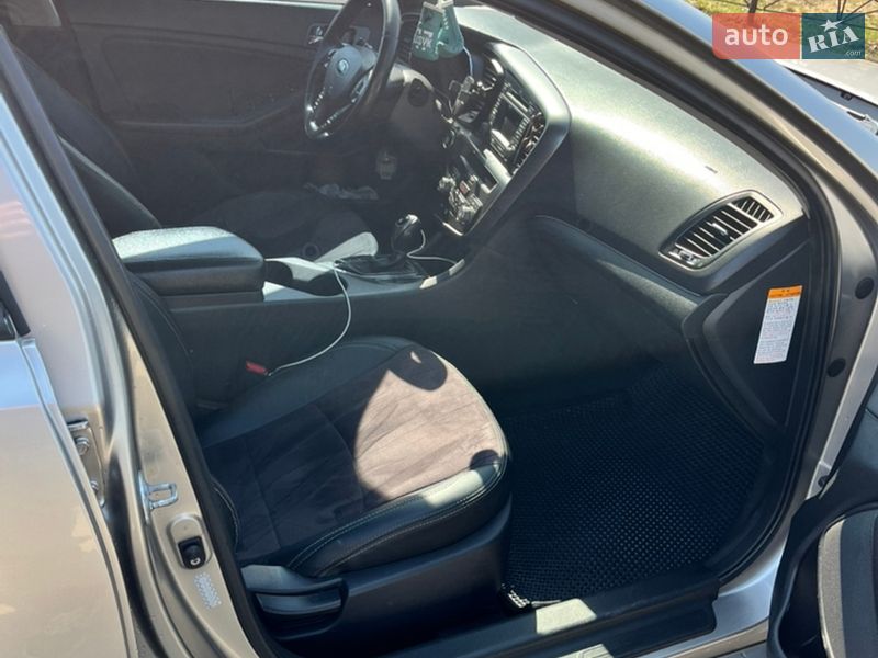 Седан Kia Optima 2013 в Киеве