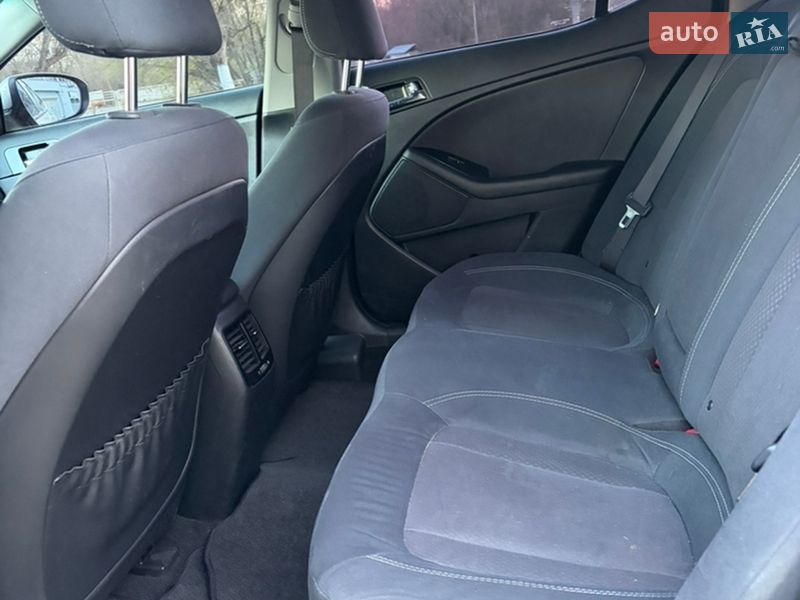 Седан Kia Optima 2011 в Чернігові