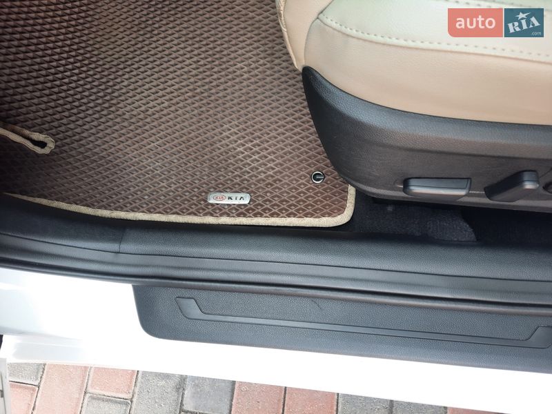 Седан Kia Optima 2016 в Прилуках