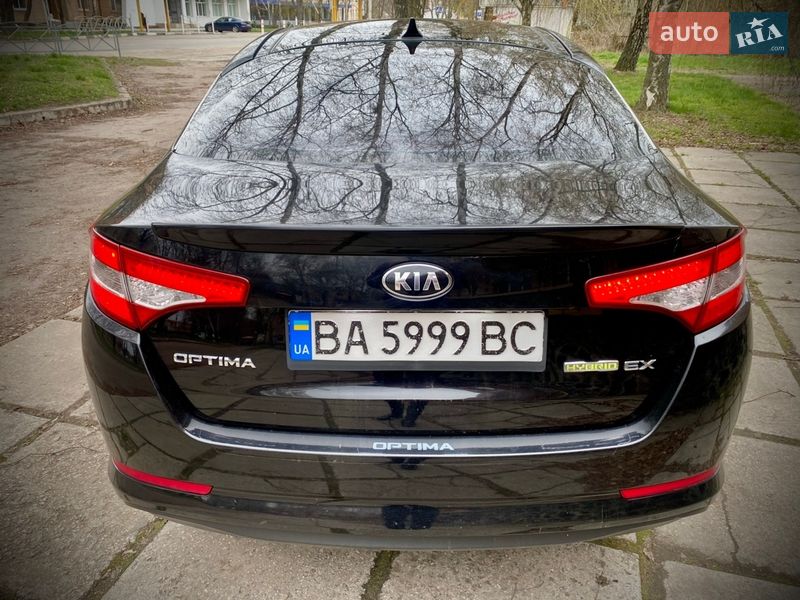 Седан Kia Optima 2013 в Новомиргороде