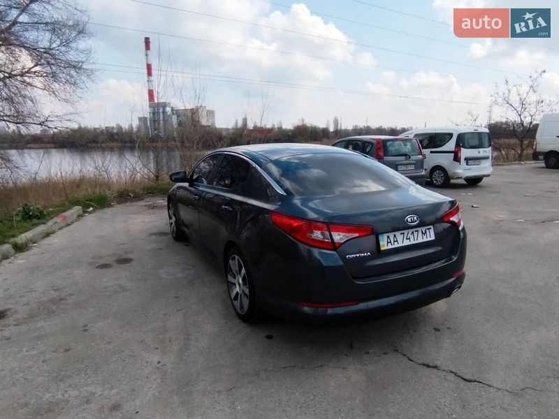 Седан Kia Optima 2013 в Києві