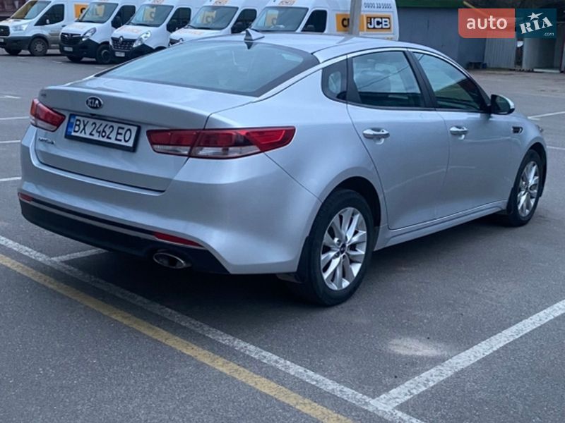 Седан Kia Optima 2017 в Хмельницком