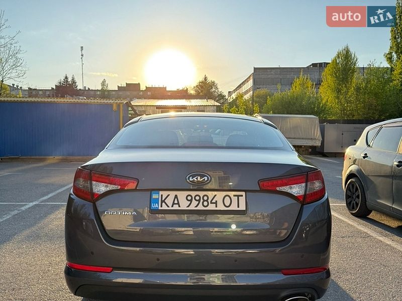Седан Kia Optima 2012 в Києві