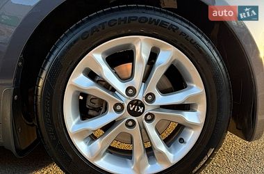 Седан Kia Optima 2012 в Києві