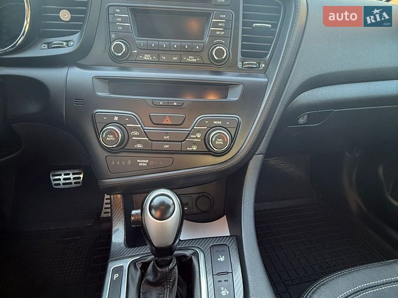 Седан Kia Optima 2012 в Києві