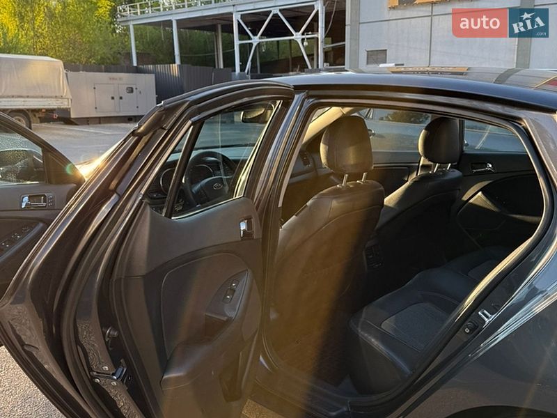 Седан Kia Optima 2012 в Києві