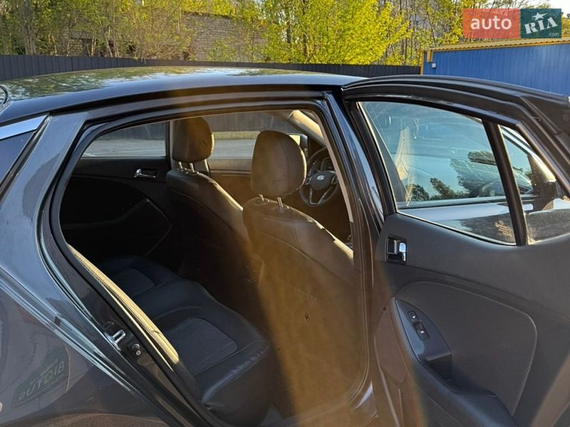 Седан Kia Optima 2012 в Києві