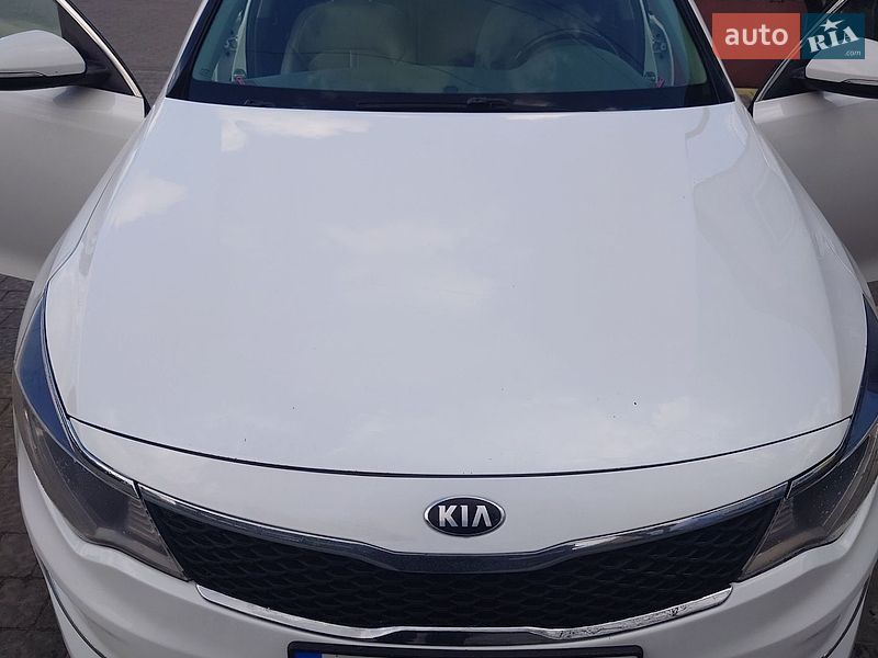 Седан Kia Optima 2015 в Львове