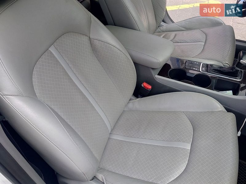 Седан Kia Optima 2015 в Львове