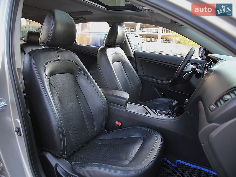 Седан Kia Optima 2011 в Харькове