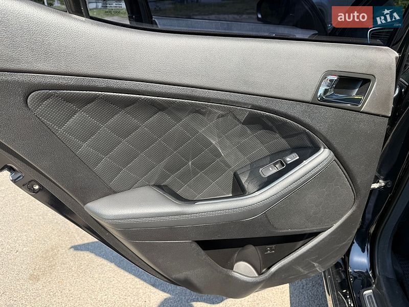 Седан Kia Optima 2014 в Днепре