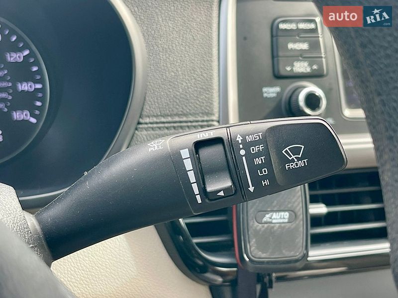 Седан Kia Optima 2016 в Киеве