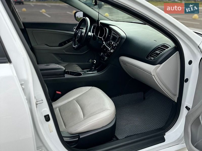 Седан Kia Optima 2014 в Киеве