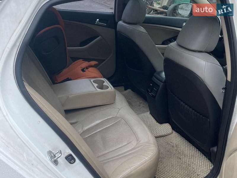 Седан Kia Optima 2011 в Києві
