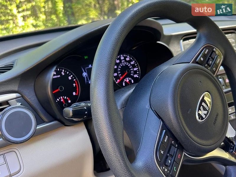 Седан Kia Optima 2016 в Нетішині