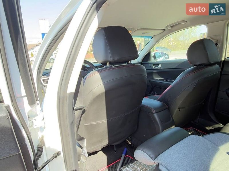 Седан Kia Optima 2016 в Києві