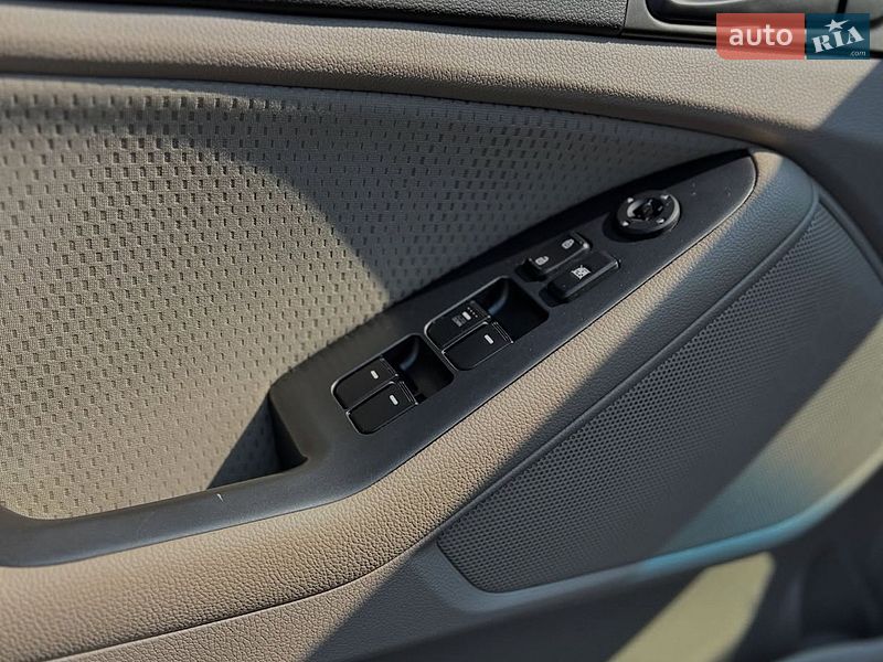 Седан Kia Optima 2015 в Києві