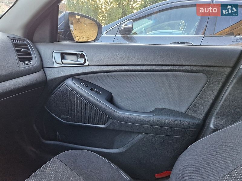 Седан Kia Optima 2014 в Львове