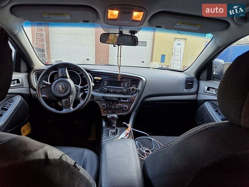 Седан Kia Optima 2014 в Львове