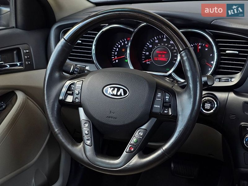 Седан Kia Optima 2011 в Києві