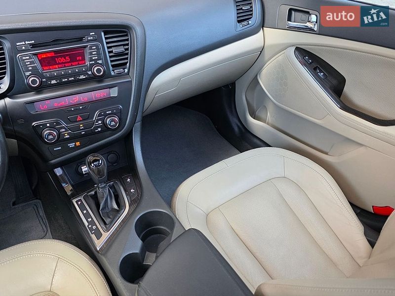 Седан Kia Optima 2011 в Києві