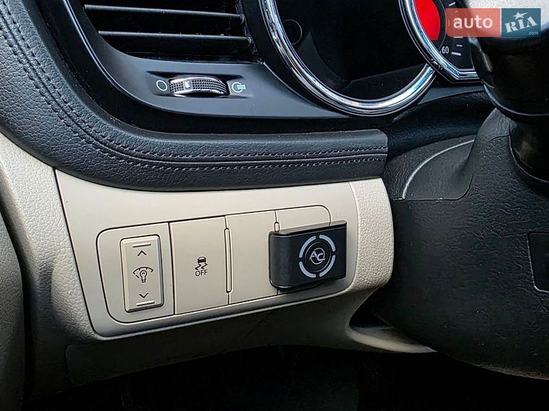Седан Kia Optima 2011 в Києві