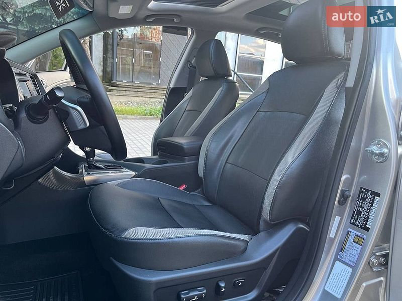 Седан Kia Optima 2012 в Одесі