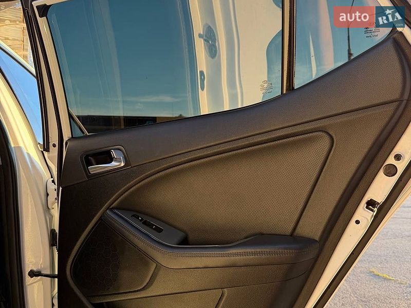 Седан Kia Optima 2013 в Харькове