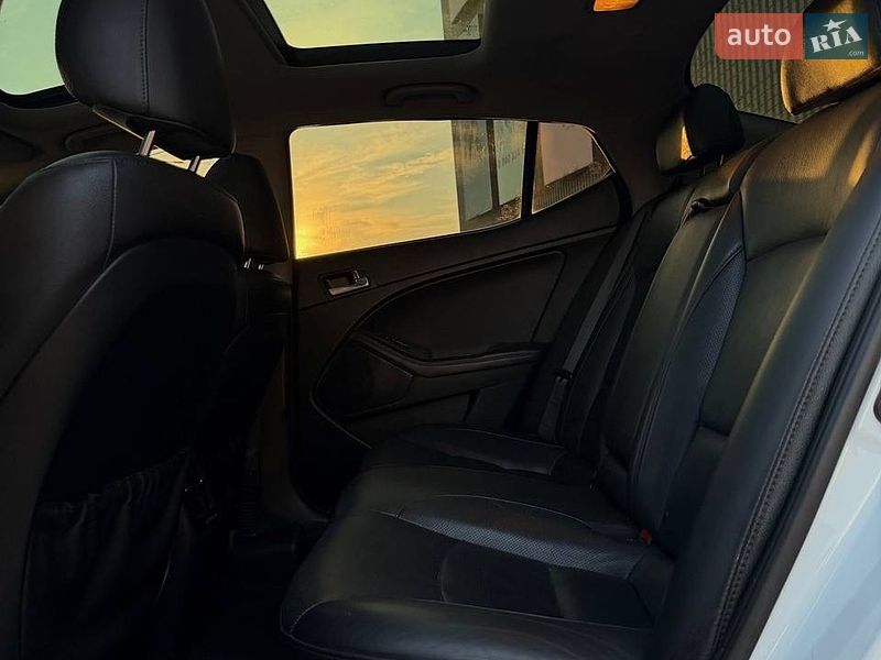 Седан Kia Optima 2013 в Харькове