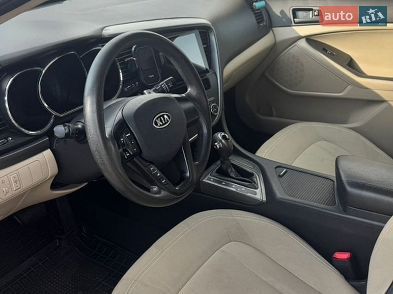 Седан Kia Optima 2011 в Києві