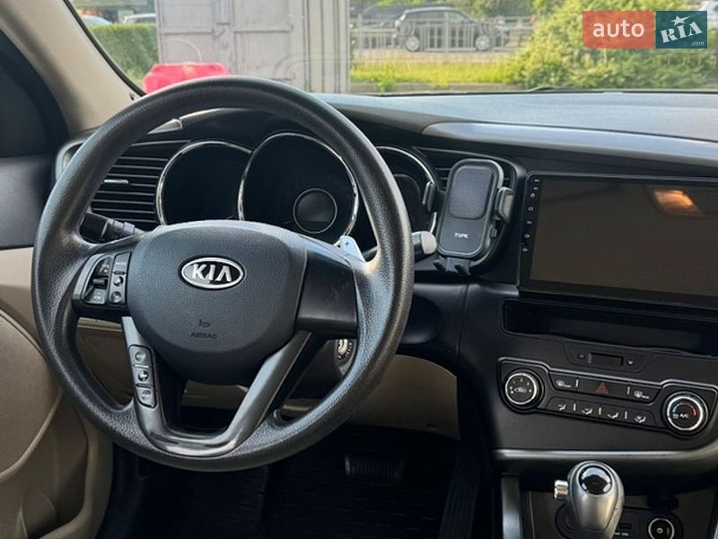 Седан Kia Optima 2011 в Києві
