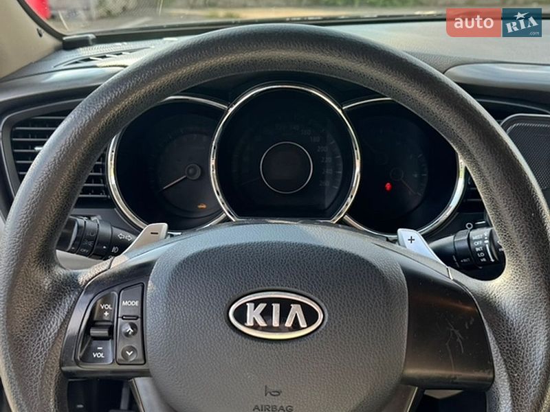 Седан Kia Optima 2011 в Києві