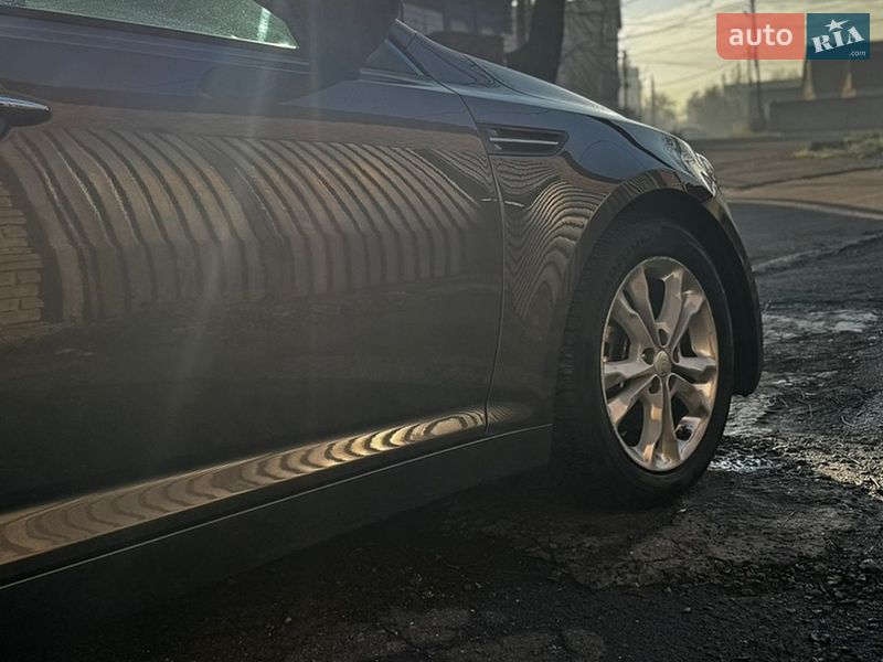 Седан Kia Optima 2012 в Кривому Розі