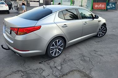 Седан Kia Optima 2013 в Богуславі