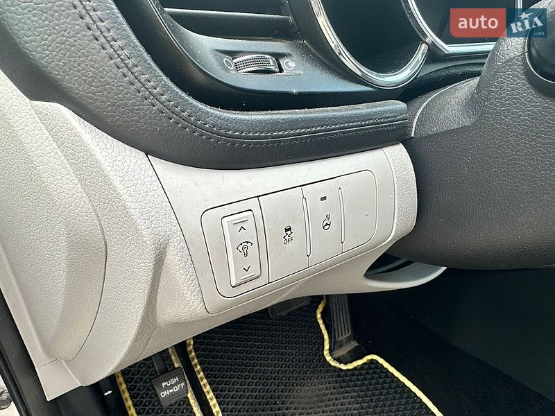 Седан Kia Optima 2012 в Києві