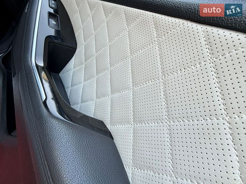 Седан Kia Optima 2015 в Одессе