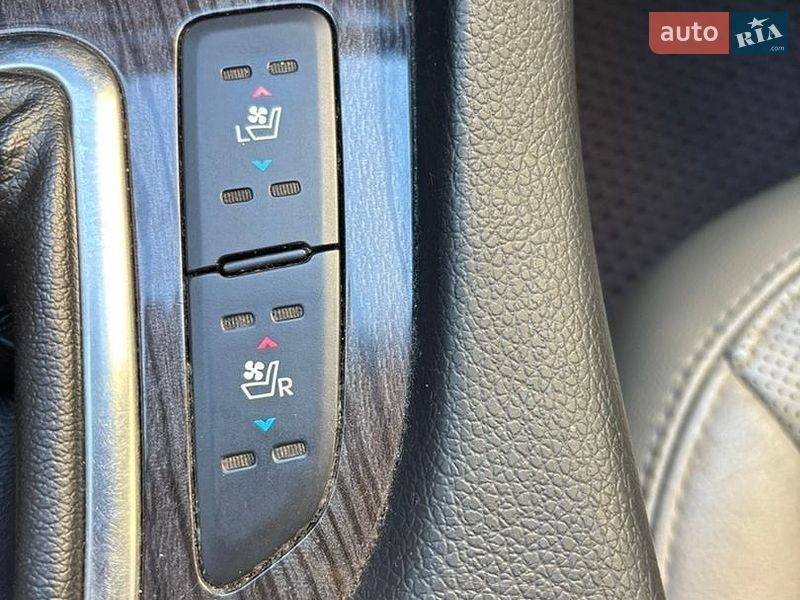 Седан Kia Optima 2012 в Киеве
