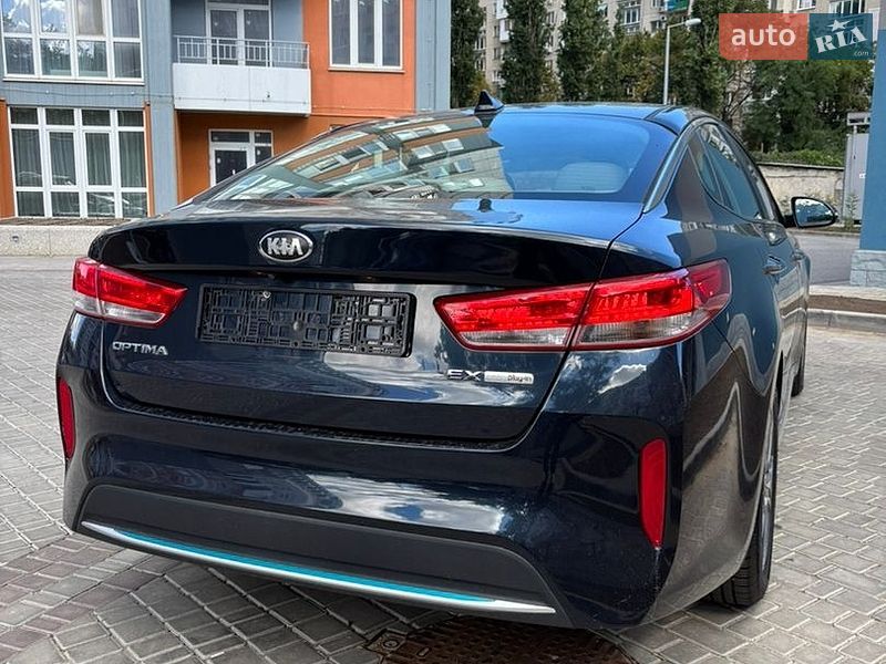 Седан Kia Optima 2017 в Одессе