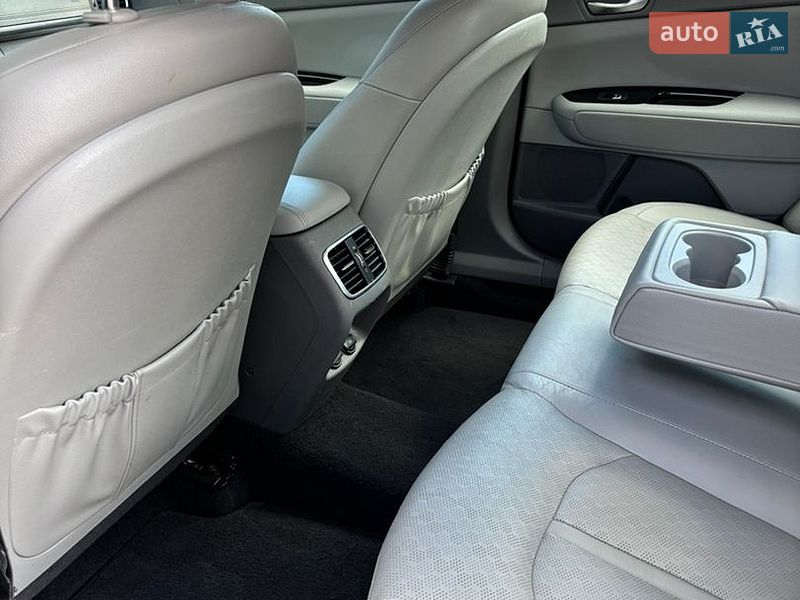 Седан Kia Optima 2017 в Одессе