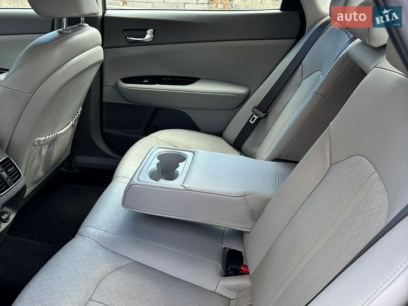 Седан Kia Optima 2017 в Одессе