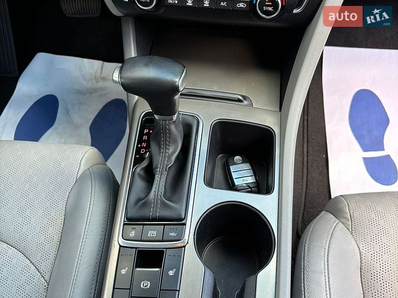 Седан Kia Optima 2017 в Одессе