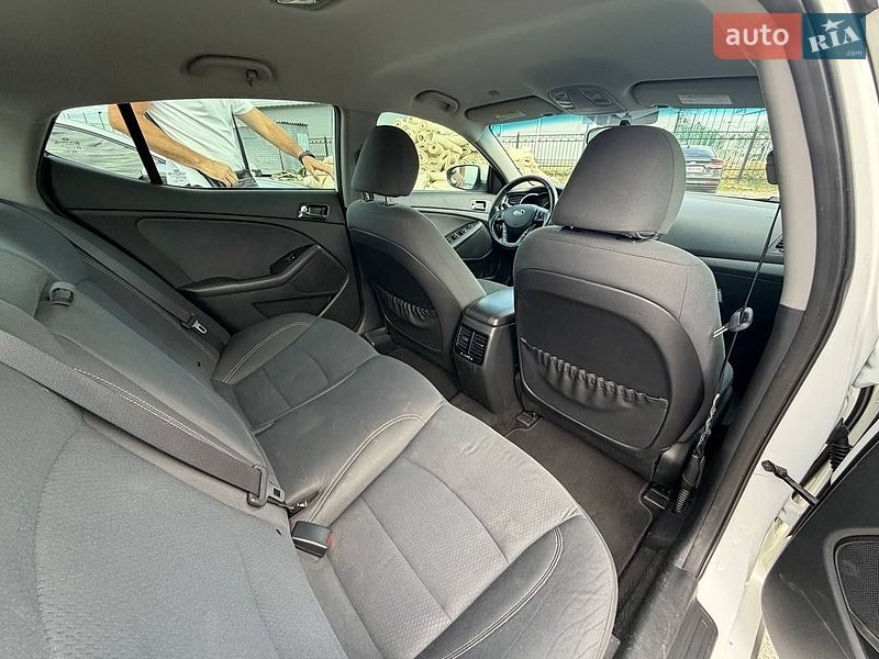 Седан Kia Optima 2013 в Киеве